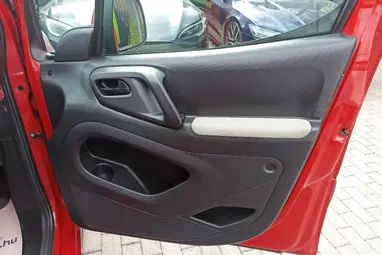 PEUGEOT PARTNER Tepee 1.6 HDi Active (7 személyes ) Rouge Ardent Edition +Prémium állapot +1. Tulaj +Szervízkönyv +3X-s GARANCIA !!