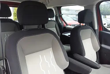 PEUGEOT PARTNER Tepee 1.6 HDi Active (7 személyes ) Rouge Ardent Edition +Prémium állapot +1. Tulaj +Szervízkönyv +3X-s GARANCIA !!