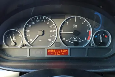 BMW 320d Touring Silbergrau Metallic +AHOGY A NAGYKÖNYVBEN MEG VAN ÍRVA!!