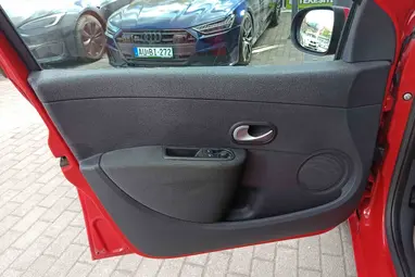 RENAULT CLIO 1.5 dCi Dynamique RED FLAME +Prémium állapot +1.Tulajdonos +Friss Vizsga +3X GARANCIA !!