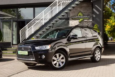 MITSUBISHI OUTLANDER 2.2 D Intense Plus 4WD NAVI 7 SZEMÉLYES +Prémium állapot +Amethyst Edition +3X-s GARANCIA !!