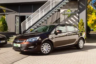 OPEL ASTRA J Sedan 1.6 Cosmo Eredeti Magyar Auto + Full Márkaszervizes Vez. SZ. KÖNYV !! 3X-s GARANCIA !!