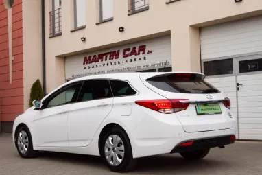 HYUNDAI I40 1.7 CRDi LP Premium Vezetett szervizkönyv + Friss KPM Vizsga + 2x-es GARANCIA!!