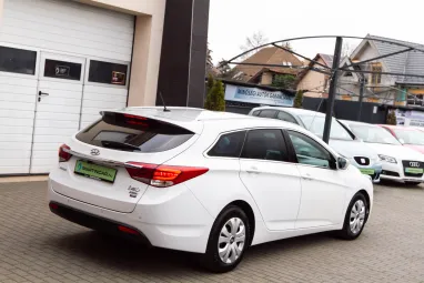 HYUNDAI I40 1.7 CRDi LP Premium Vezetett szervizkönyv + Friss KPM Vizsga + 2x-es GARANCIA!!