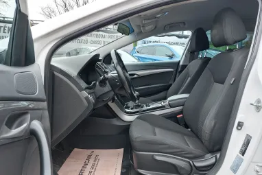 HYUNDAI I40 1.7 CRDi LP Premium Vezetett szervizkönyv + Friss KPM Vizsga + 2x-es GARANCIA!!