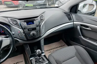 HYUNDAI I40 1.7 CRDi LP Premium Vezetett szervizkönyv + Friss KPM Vizsga + 2x-es GARANCIA!!
