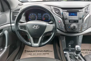 HYUNDAI I40 1.7 CRDi LP Premium Vezetett szervizkönyv + Friss KPM Vizsga + 2x-es GARANCIA!!
