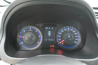 HYUNDAI I40 1.7 CRDi LP Premium Vezetett szervizkönyv + Friss KPM Vizsga + 2x-es GARANCIA!!