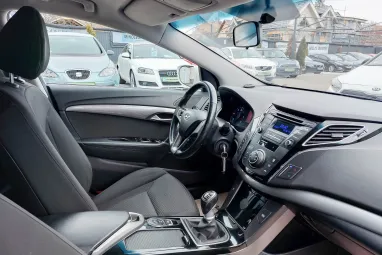 HYUNDAI I40 1.7 CRDi LP Premium Vezetett szervizkönyv + Friss KPM Vizsga + 2x-es GARANCIA!!