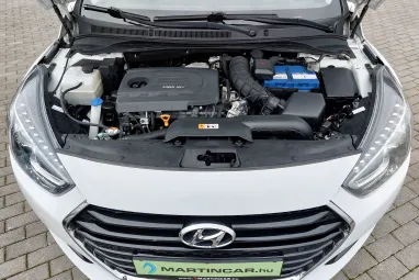 HYUNDAI I40 1.7 CRDi LP Premium Vezetett szervizkönyv + Friss KPM Vizsga + 2x-es GARANCIA!!