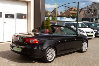 VOLKSWAGEN EOS 2.0 FSI Highline Deep Red Nappa Leather + Full Extra + Teljes Szervíz + 2X-s GARANCIA !!