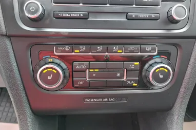 VOLKSWAGEN GOLF VI 2.0 TDI Comfortline Végig vezetett szervizkönyv + Friss KPM Vizsga + 2x-es GARANCIA!!