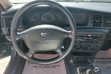 OPEL VECTRA 1.6 16V Elegance Igényes Eredeti Magyar Autó + Magasan felszerelt + 2X-s GARANCIA !!