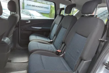 FORD S-MAX 1.8 TDCi Trend Moondost Silver Metalic + 7 személy + 2X-s GARANCIA !!