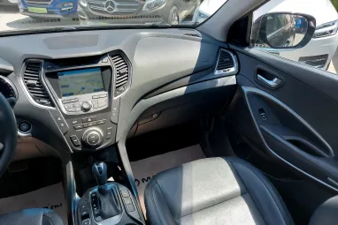 HYUNDAI SANTA FE 2.2 CRDi Premium (Automata) 4WD + Panoráma + Full Extra + Teljes Szervíz előélet + 2X-s GARANCIA !!